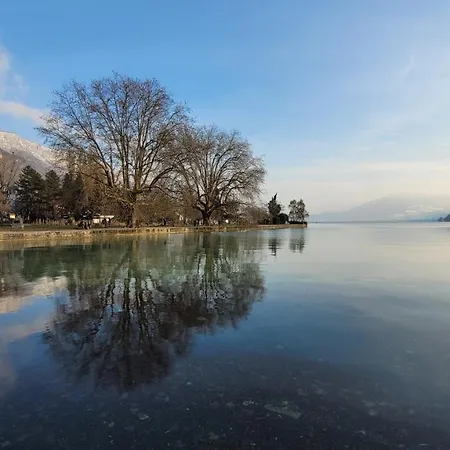 Annecy Lake Central Apartment